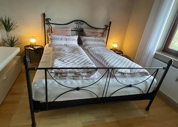 Apartmán Leuchtbergblick Mit Terrasse Und Pkw Stellplatz *